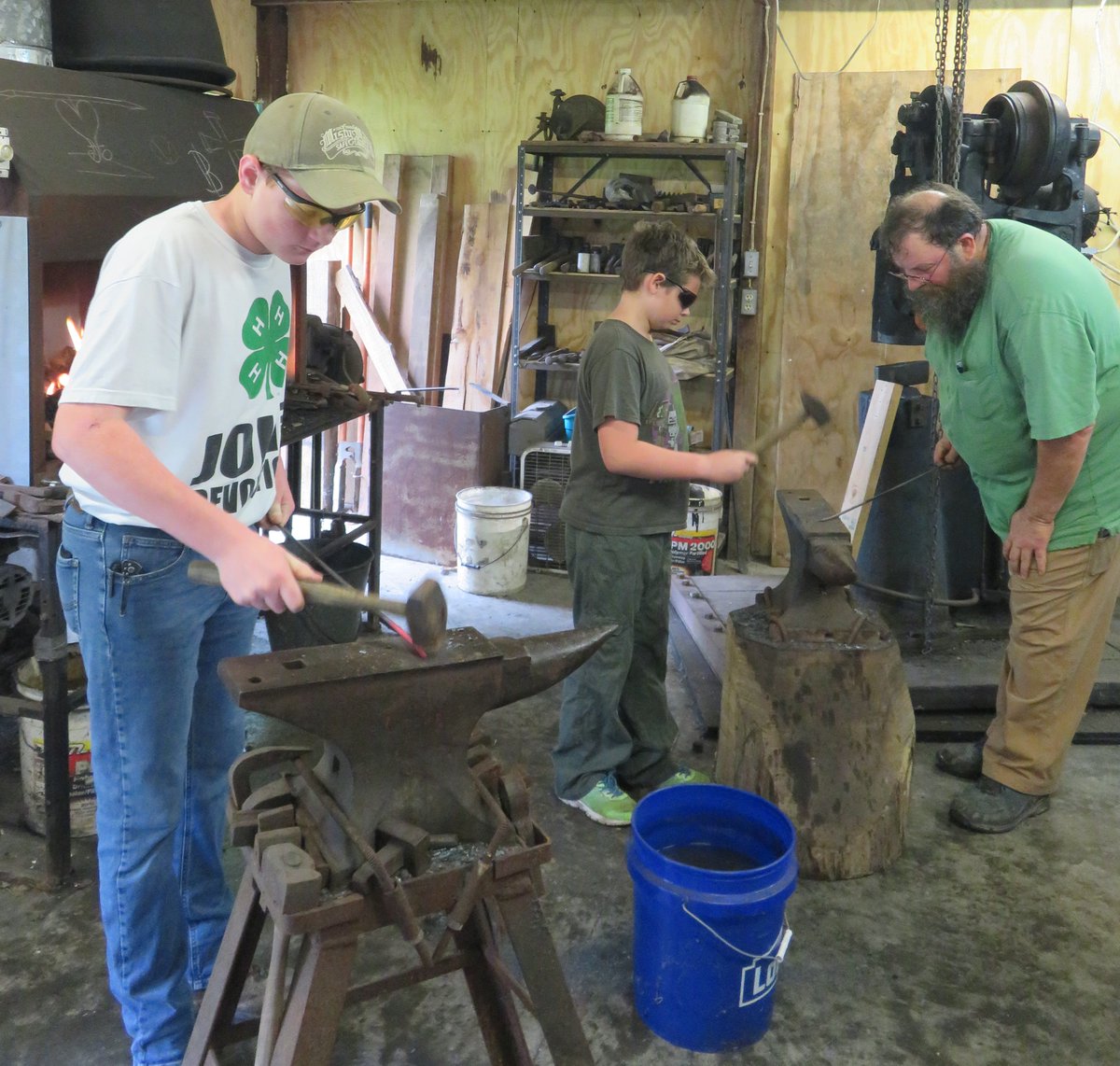 CarrollIN4H's tweet photo. Thanks for sharing your love of blacksmithing with us @CarrollIN4H #4HDad https://t.co/9odwLQny7e