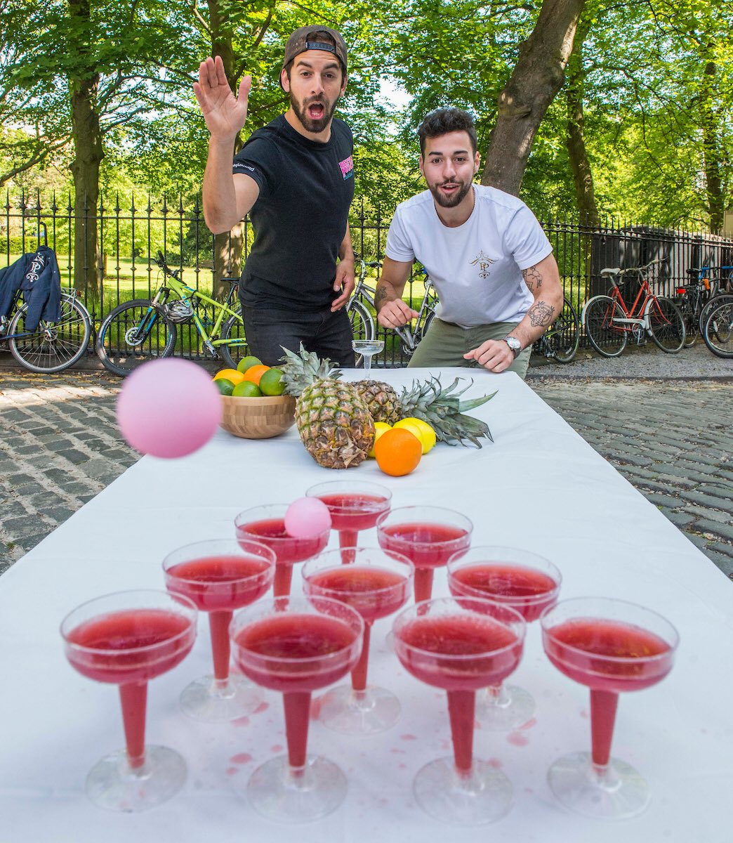 PocoProsecco's tweet image. A great way to start @EdFoodFest @PocoProsecco #proseccopong #festivals #Edinburgh #EdinburghFest #edinburghfestival    #assemblyfest #EDFOODFEST18 @TasteComms @edinburghpaper @EdinReporter @thelistmagazine @BBCEastScot @BBCScotlandNews @BBCScotland @STVNews @foodanddrinksco 🥂🍋
