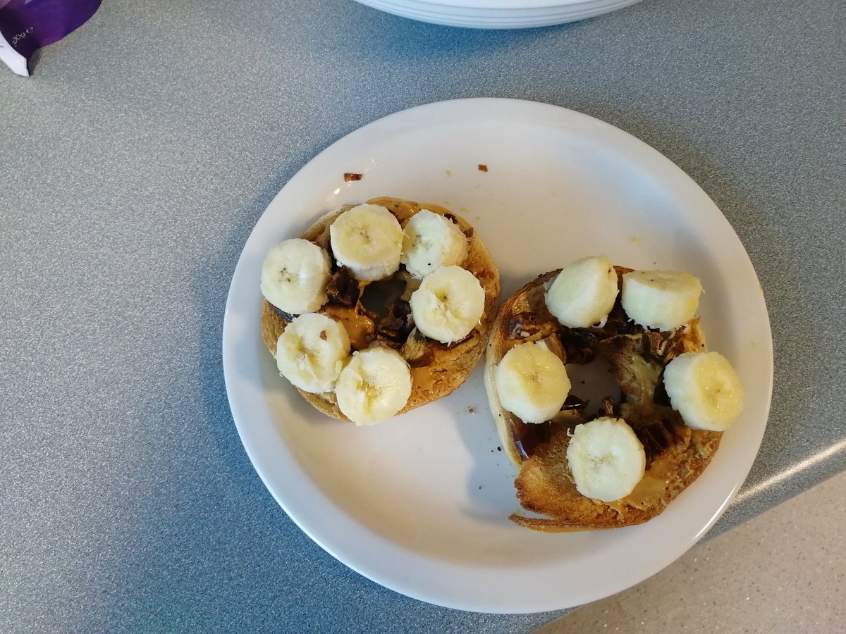 OUBelfast's tweet photo. Informative morning with @121Dietitian. Thank you for joining us and lots of useful tips for our staff.                
                        
Some photo of our healthy breakfasts from @OUBelfast staff. #HealthandWellbeing https://t.co/pJiyl7joCN