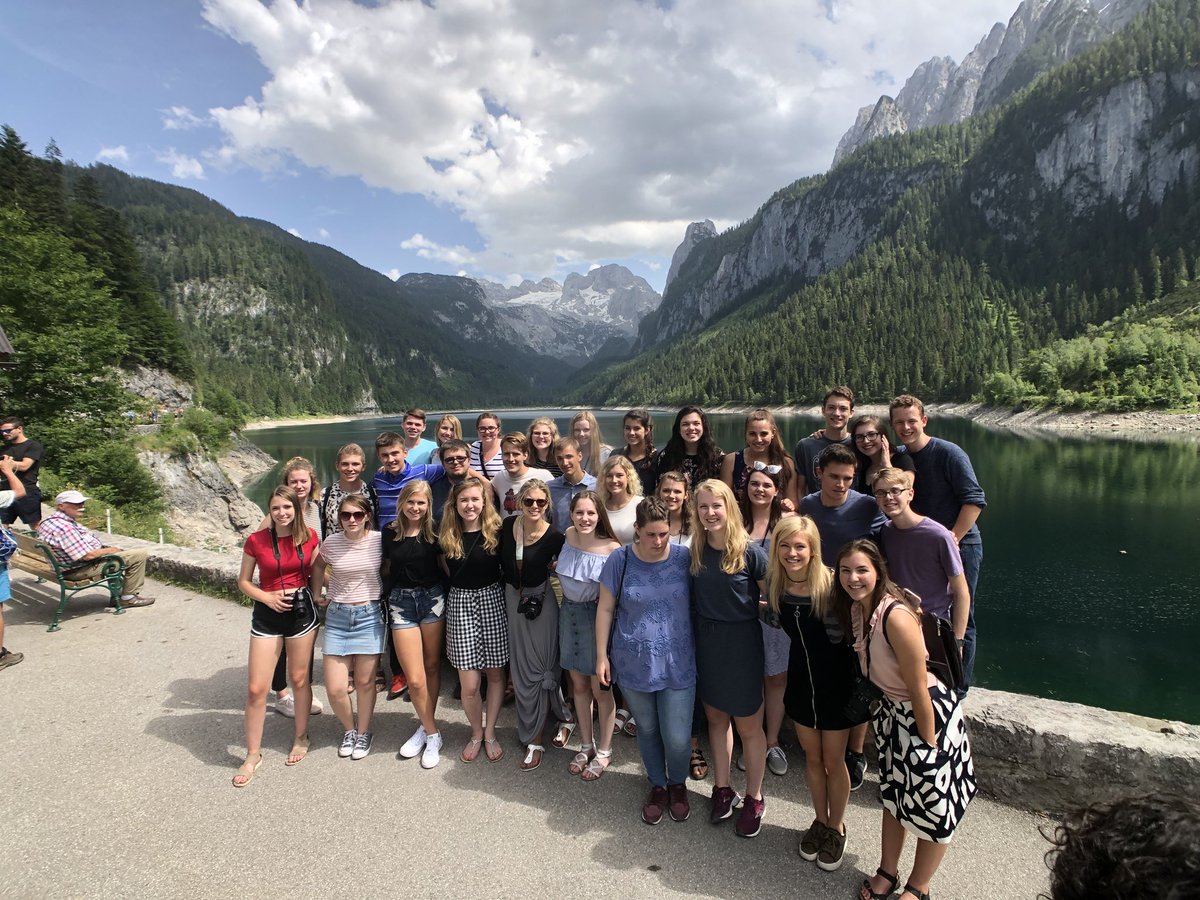SWCHSmusic's tweet image. We’re at the airport on our way home! It’s been an amazing trip with castles, concerts, and wonderful hospitality from the German people. Until next time! #swchseurope18 @swchsstars