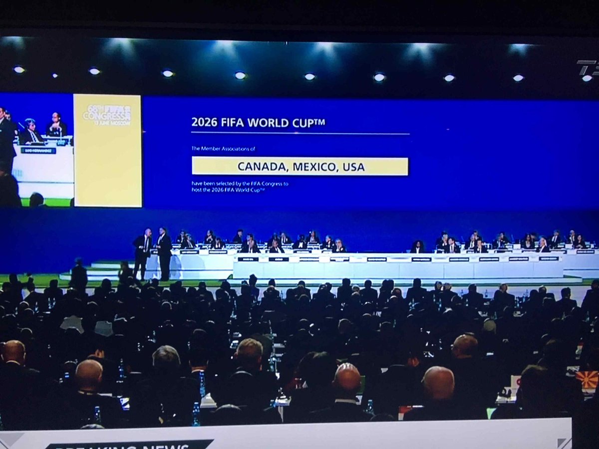 raybentivegna5's tweet photo. So excited to see that Canada, Mexico and the USA will co-host the 2026 World Cup! https://t.co/r6eOJFcdZs