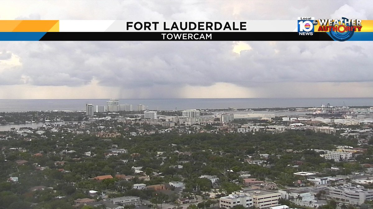Strong thunderstorms over the Atlantic waters. #FLL #flwx https://t.co/5MsxJMN9bm
