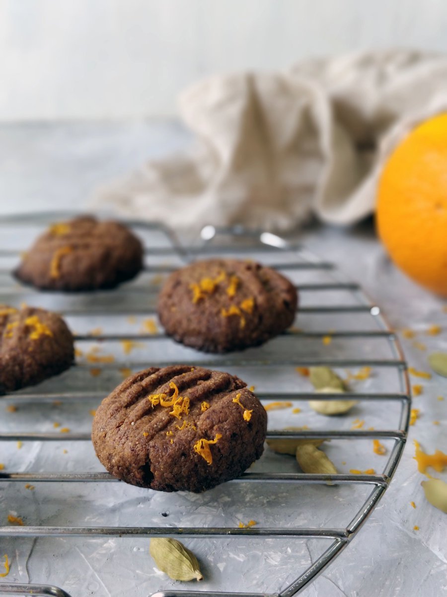 kitchentherapy1's tweet photo. Cardamom + Orange Bajra Cookies (Gluten free) https://t.co/TAOqnbxVMQ Delightful bite for the mid afternoon treat.#bajra#millet #gf #glutenfree #gfsnacks #orange #zest #cardamom #palmsugar #coconutoil #kitchentherapy #recipe #vegetarian #dessert #foodbloggersindia #feedfeed https://t.co/iFNVShfV09