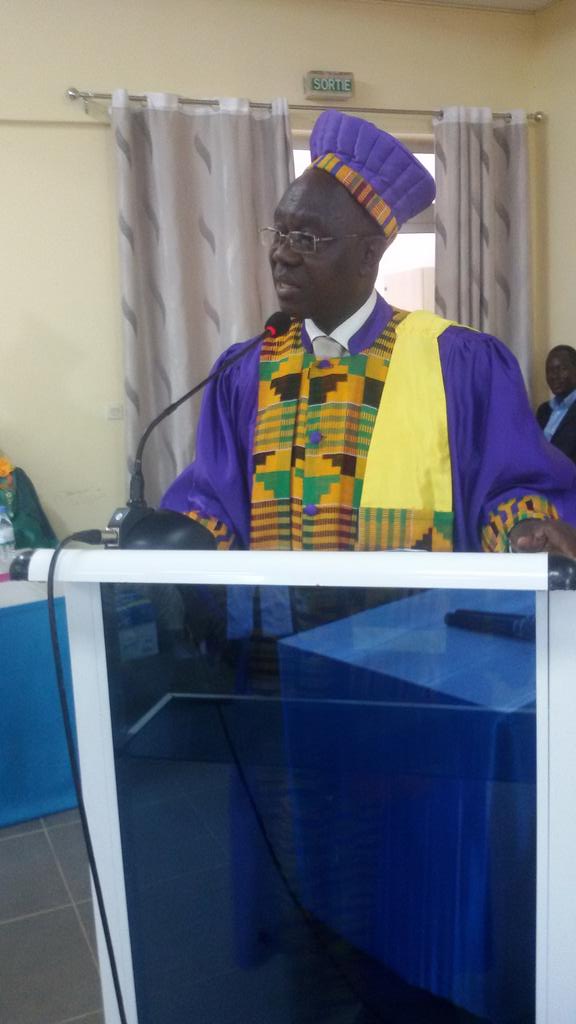 charleskolou's tweet photo. Le Pr #DavidOLADOKOUN présente ici la bibliographie et la biographie du #PrAKIBODE #Colloque #GeoconfLome2018 #AKIBODE @ZoulGbele @aimee_sama @CEC_UL @mediacampus_ul @mediatogo1 @Geo_Univlome @faoussiatou_maf @AmenAbbey @KoffiAdjalo @KHouedakor @UniversitedeLom @AGBEVEK #TgInfo https://t.co/KBW7OSwTLv