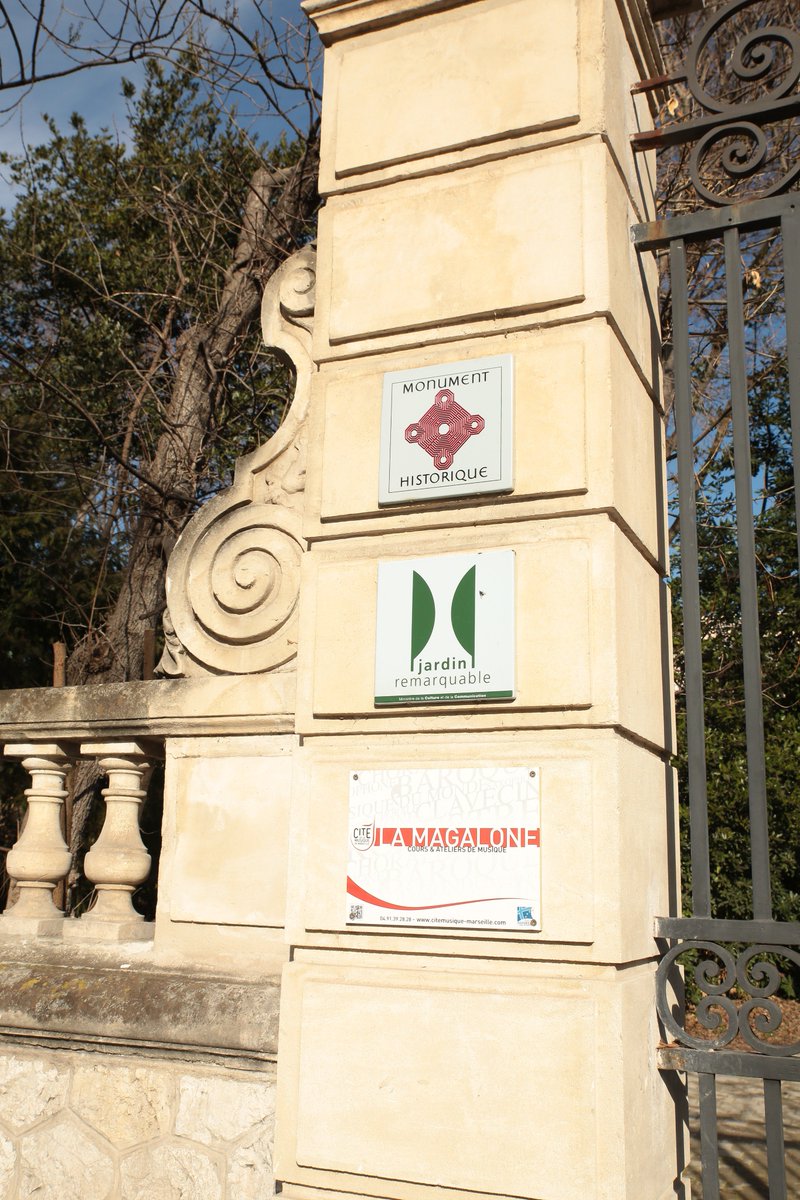 DavidLaMars's tweet photo. Jardin de la #Magalone : La Ville @marseille prévient qu'elle doit abattre trois arbres pour restaurer la fontaine. Et pour les escaliers, qu'est-il envisagé ? https://t.co/Z4iIQlhOVY