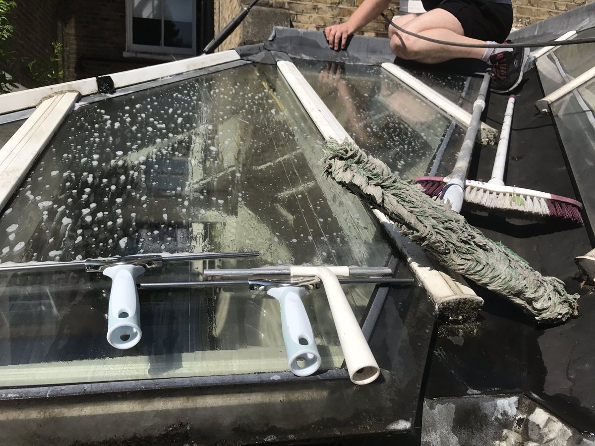 SparklingSW10's tweet photo. #Sparklingsolutions - Palace Gardens Terrace #kensington #w8 #conservatory #cleaning #conservatoryroof #windowcleaning
Call m 07872945044 https://t.co/mlbTejjyn2