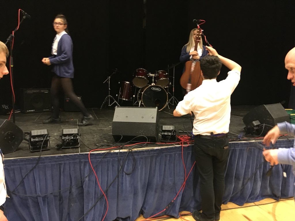 Pupils setting up lighting and sound checking for our music showcase today as part of our #creativeindustries #partnership between @Stirling_High & @FVCollege #komorebi #pupilleadership #vocationallearning #projectbasedlearning