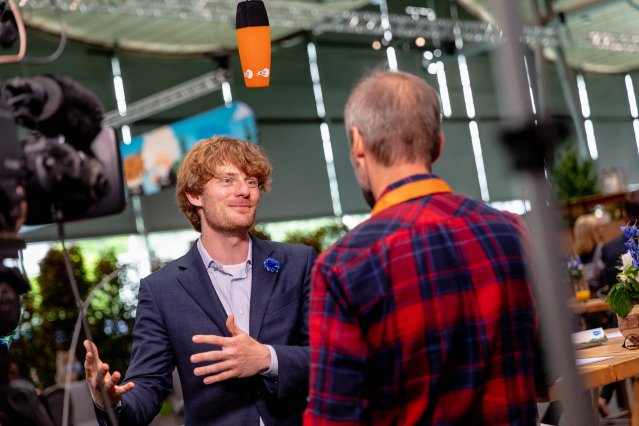 Wir freuen uns auf Ihren Besuch in Halle 9 auf der #CEBIT18! Unsere #trailblazer machen die Digitalisierung nahbar und bei unserem Vortragsprogramm wird es heute richtig interessant. #trailblazer #SalesforceTour @salesforceDE sforce.co/2JPGwNy