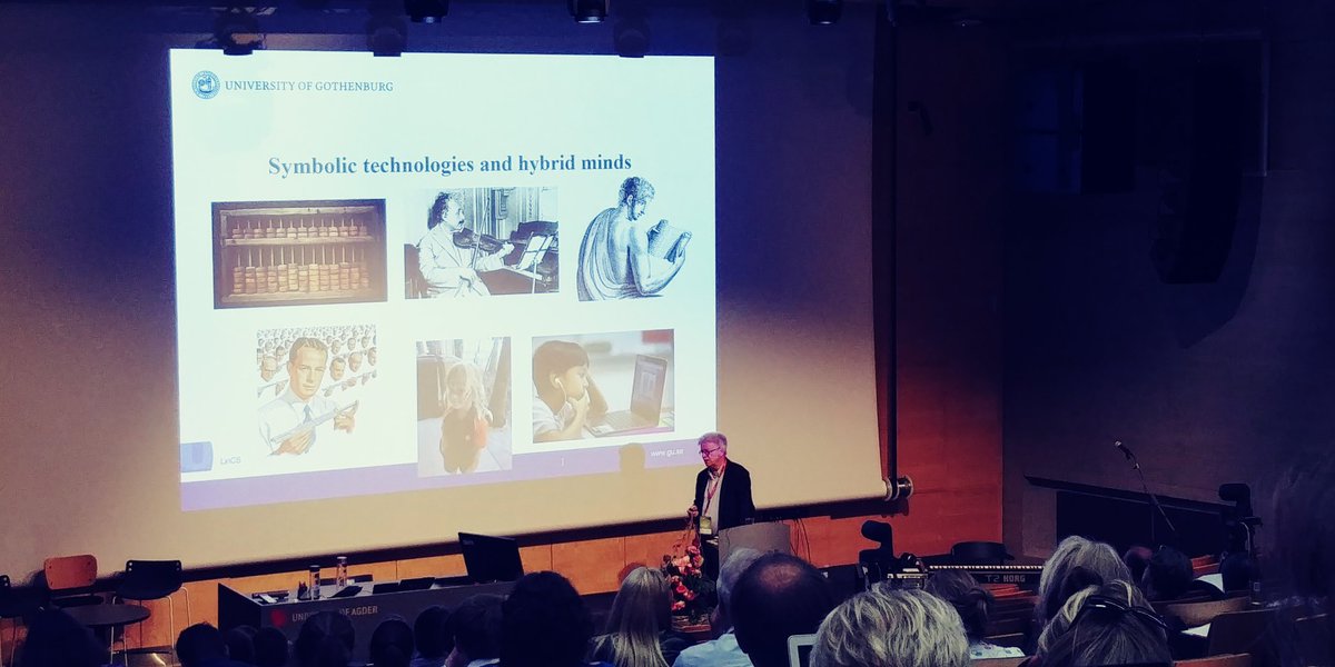 dompetko's tweet photo. Using "symbolic technologies" humans have developed "hybrid minds".  Roger Säljö, Keynote @uiagder #earli #sig11 #earlisig11 https://t.co/g3CMhoetxM https://t.co/yz1TFyQbAu