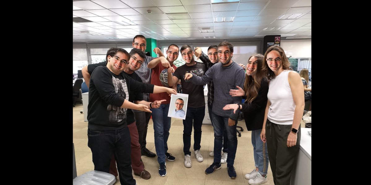Springer_Things's tweet photo. Ayer cumplía años nuestro supercolaborador @Ruben_Andres76!! Desde Madrid le mandamos amor! #springerthings  #JeSuisRuben https://t.co/8jWLy3gjLX
