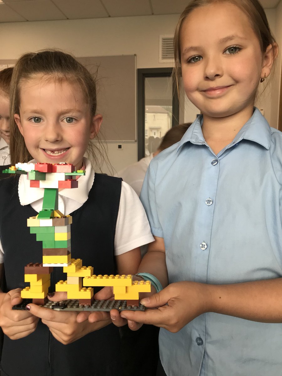 MissCEdu's tweet photo. This afternoon we put our knowledge of plants to the test and created models of the roots , stem , leaves and flowers using LEGO 🌱 🌷 #STEMglasgow #PartsofaPlant #LEGOforLearning https://t.co/hkOgi0b7G8