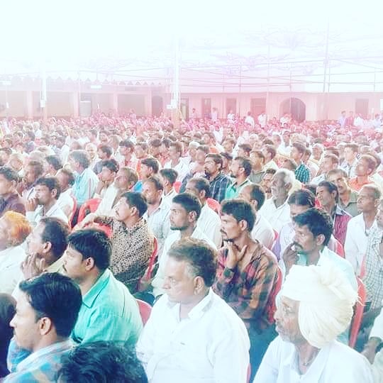 #खाचरौद(मेरी विधानसभा मेरा अभिमान)
#असंगठित श्रमिकों के सम्मेलन आयोजित कर #मुख्यमंत्री #JanKalyanYojana (संबल) के #हितलाभ वितरण #कार्यक्रम को सम्बोधित किया।।
विधायक-दिलिप सिंह शेखावत
(नागदा -खचरौद 212)