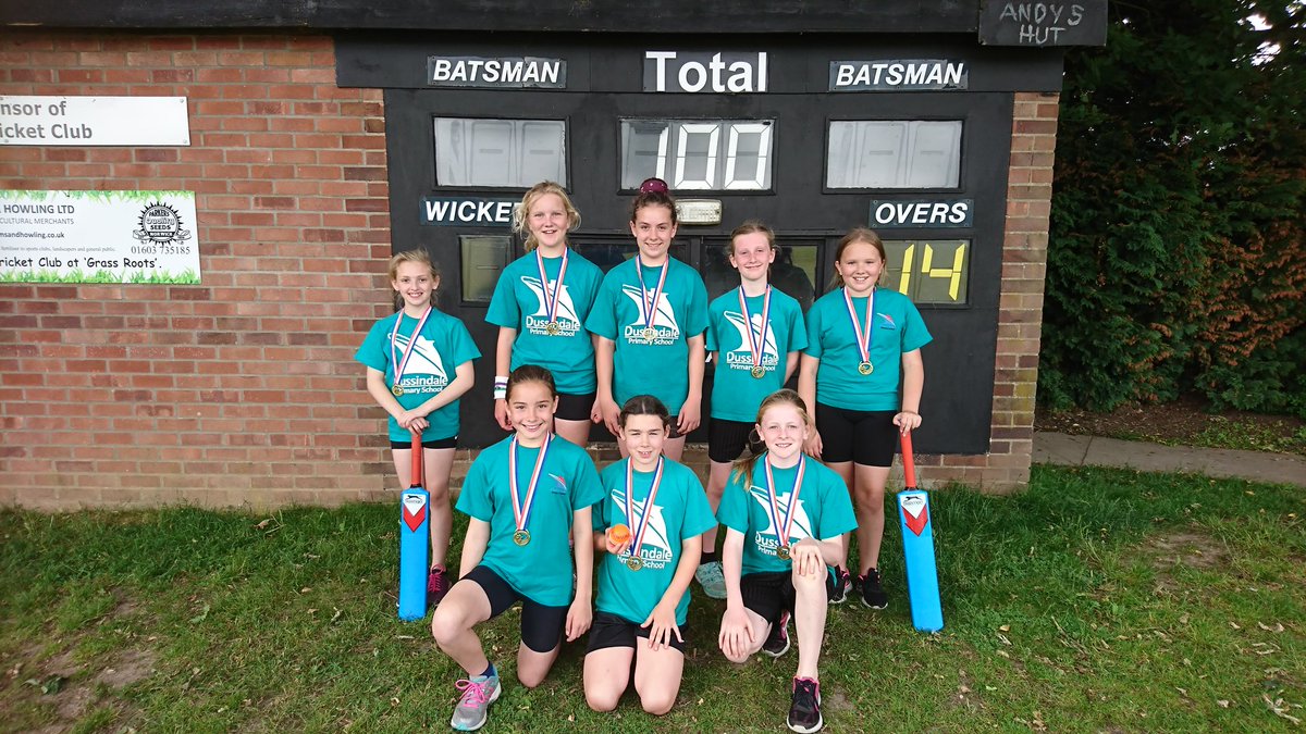 Tense play off between Hillside and Dussindale for 2nd place! Tough match but Dussindale came through to qualify for the <a href="/YourSchoolGames/">School Games</a> finals <a href="/norwichcr/">Norwich Colorectal</a> @NorfolkCB <a href="/Chance2Shine/">Chance to Shine</a> #thisgirlcan the new #shrubsole #taylor #edwards #langston