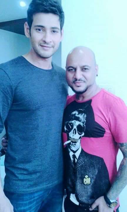 urstrulyGouse's tweet photo. #AalimHakim will be working as stylist for #MB25. He worked earlier with #bollywood hero's &amp; cricketer"s
Haakim created the magic of #Sanju on screen with #RanbirKapoor. #Mahesh will be seen in a never seen avatar in silver jubliee film.  #SSMB #SSMB25 #Mahesh25  #MaheshBabu 😊 https://t.co/HW7ftTyaUe