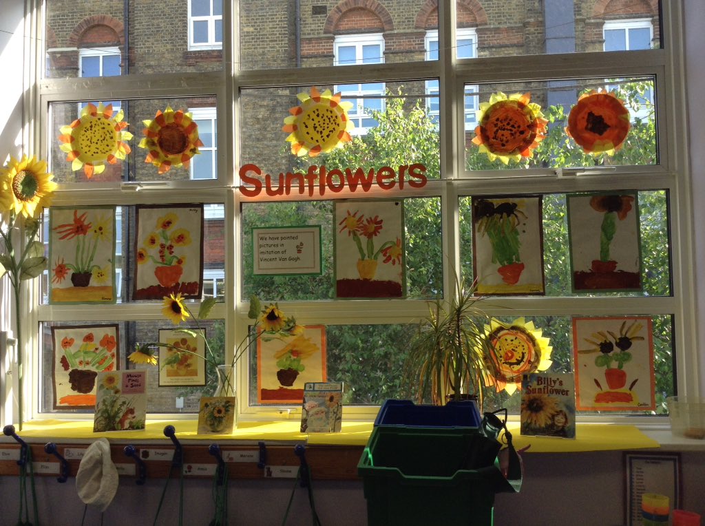 EarlyYearsSCPS's tweet photo. Our sunflower display is looking fabulous in the early morning sunshine. #scpshappiness #scpsreception https://t.co/IejQb9tEL3