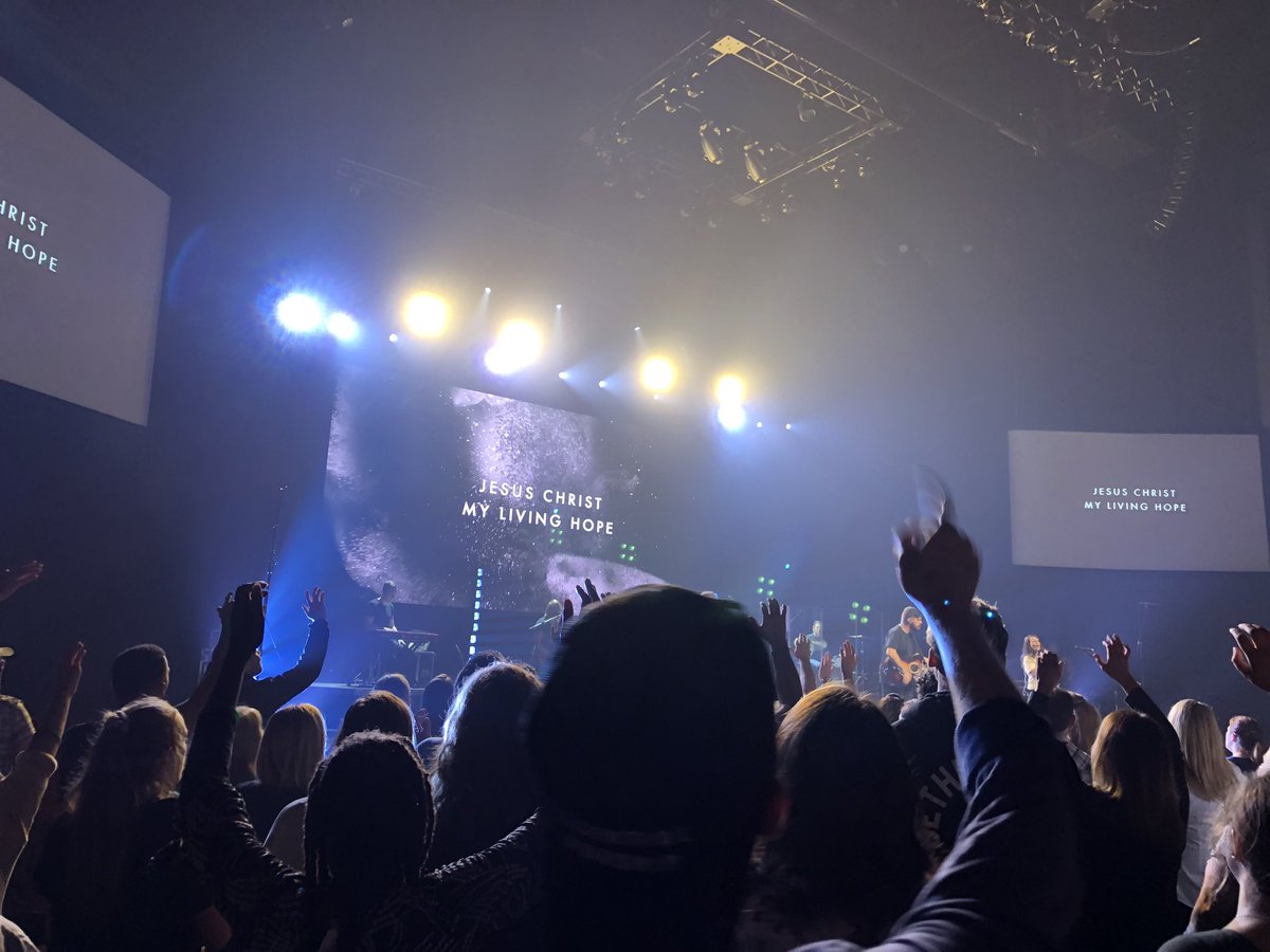 _Jayy_Bee's tweet photo. @bethelmusic &amp; @JohnBevere are breaking chains. #KillingKryptoniteTour #Yada https://t.co/EnCSpfcDkg