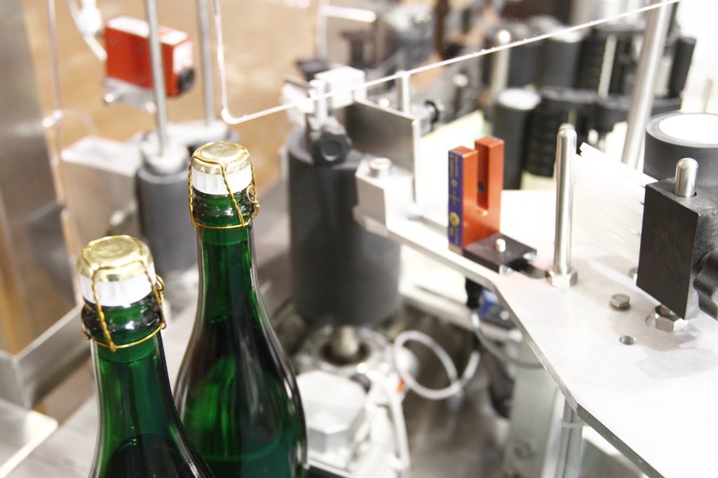 WineNewsIt's tweet photo. #Italia n. 1 in #tecnologie per #vino, #olio e #bevande, e tra le #fiere di settore, ora, #Enolitech, marchio storico di #Veronafiere ed in contemporanea a #Vinitaly, vivrà di vita propria con #Vpe, la newco Verona e #FieradiParma. Prima edizione autonoma a gennaio 2019 a #Verona https://t.co/dUzuSgrujk