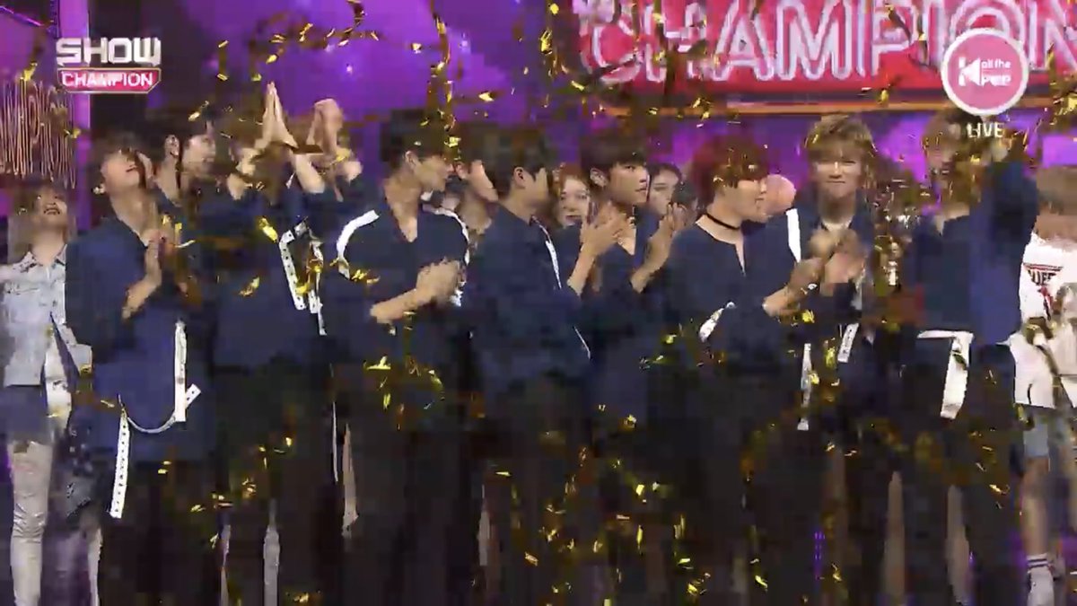 SHINE_0809's tweet photo. SHOW  CHAMPION
1位おめでとう🏆🏆

#Light2stWin 
#워너원 #WannaOne #황민현 #민현
#Minhyun #ミンヒョン #ミニョン https://t.co/uL56L55kZr