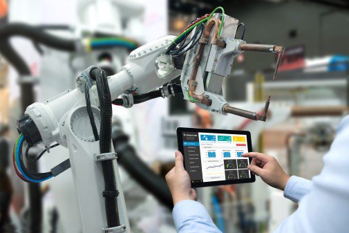TeliaCompany's tweet photo. Telia Company launches #5G partner program for Swedish companies that want to explore new technologies and test business models. The first company to join is Volvo CE. @VolvoCEGlobal 
https://t.co/dciXcNXvJP https://t.co/AAcUr7RGpL