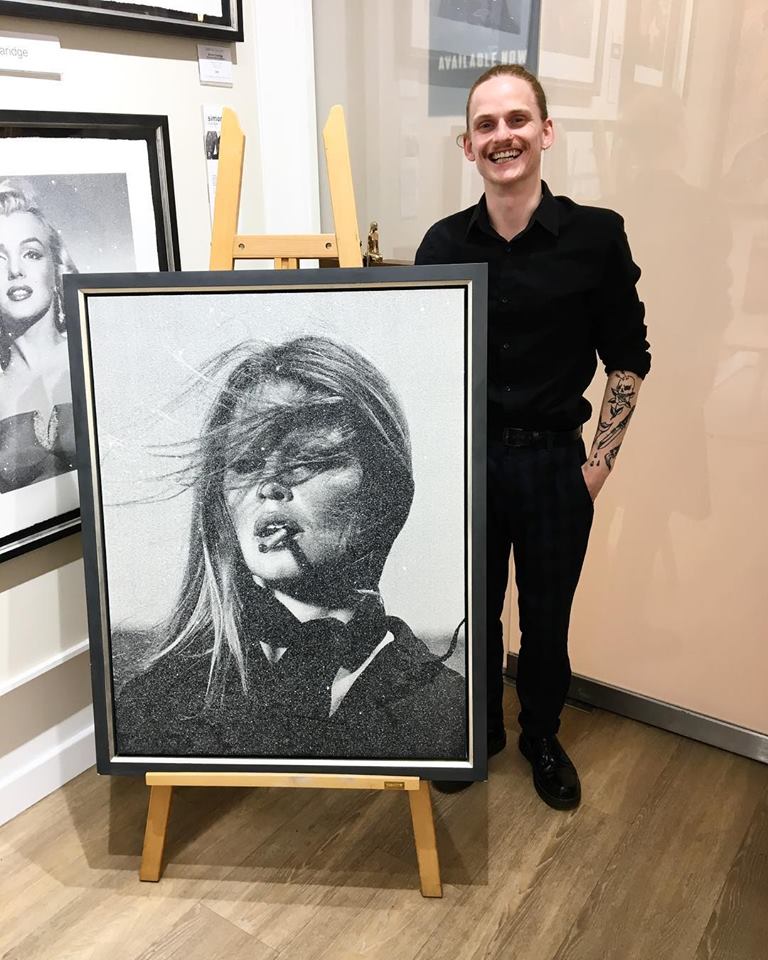 castle_brighton's tweet photo. Our Art Consultant Scott is getting excited for our upcoming summer soirée with guest artist @simonclaridgeart #simonclaridge #artbrighton #brighton #artgallery #artcollector #bridgetbardot #photography #diamondust #castlefineart #castlegallery #art #contemporaryart #fineart https://t.co/Jm8e3zC1eZ