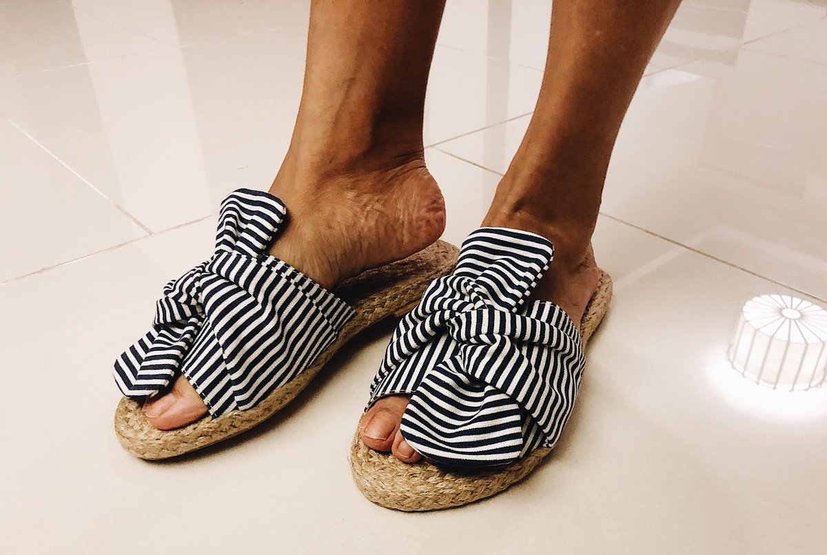piaarodriguez's tweet photo. Selling these cute pairs for only 700!! Have them in red and blue ☺️ Message me if interested. https://t.co/mhIvCuHbGK