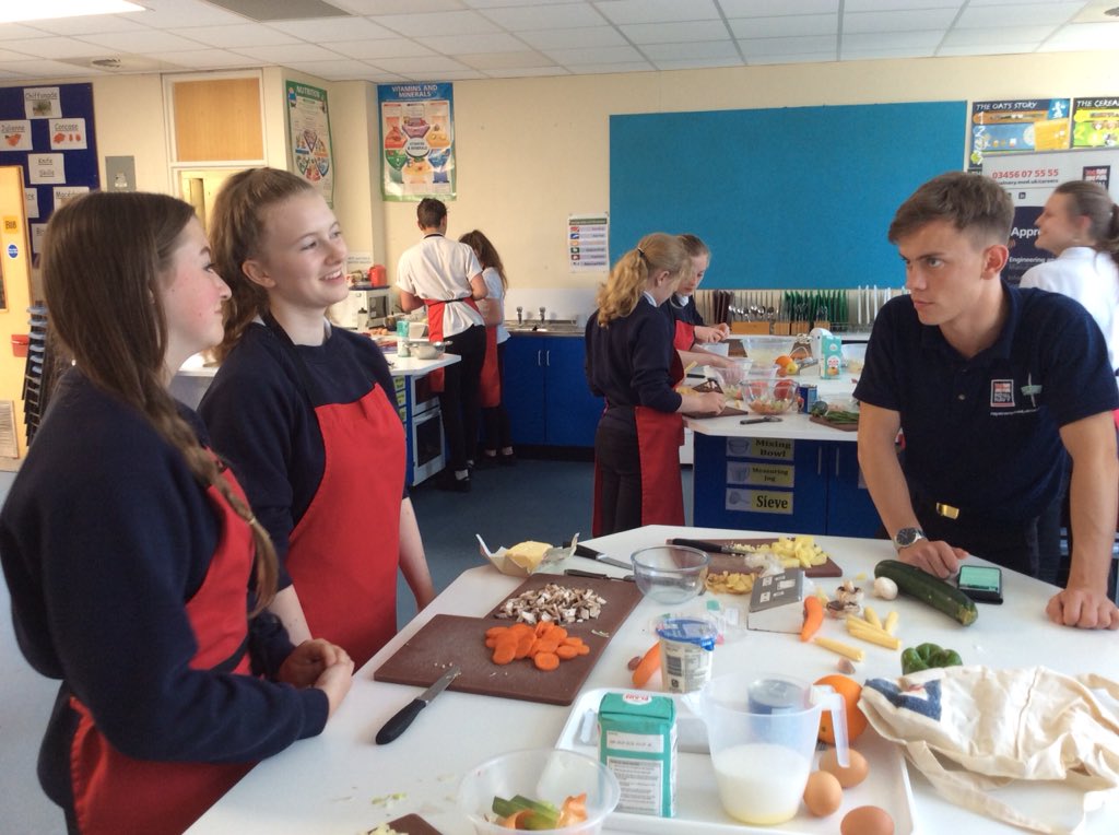 BudehavenFood's tweet photo. @RNLogsjobs @RoyalNavy @RAdmCGardner @BudeSchool Thanks so much 👍🏻 https://t.co/ahMUCwx4wM