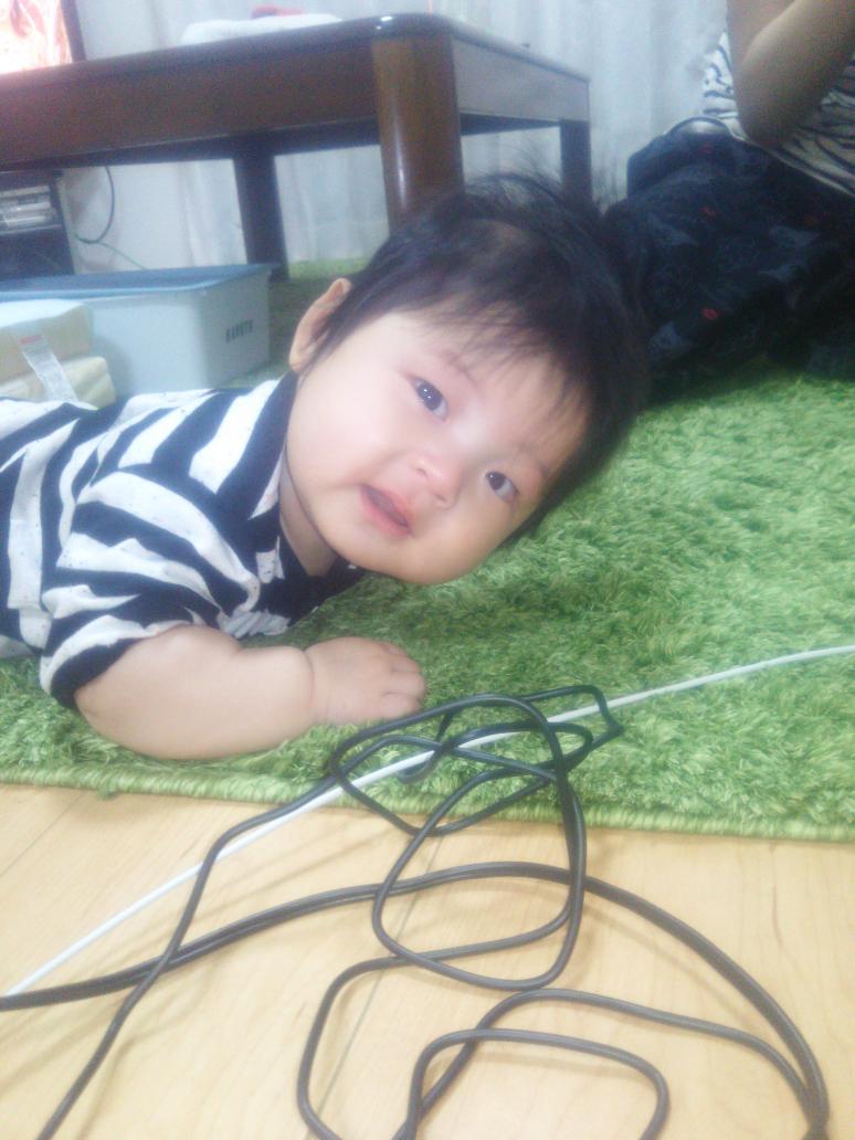 banban070625's tweet photo. 初の寝返りしたときの顔めっちゃかわいいww
いきなりしだしたからみやびと二人でうぉぉぉぉ！ゆーたわ(笑) https://t.co/n975TC6YIX