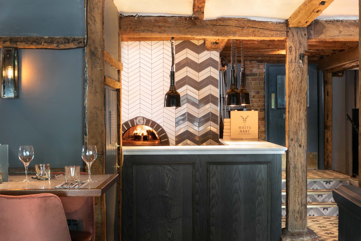 lightique's tweet photo. It's The White Hart's time to shine! @TheWhiteHart_GG @MarstonsBrewery #TimetoShine #Marstons #lightsupply #Lightique
Designers: @ConcordeBGW https://t.co/a0JsIFt6MZ