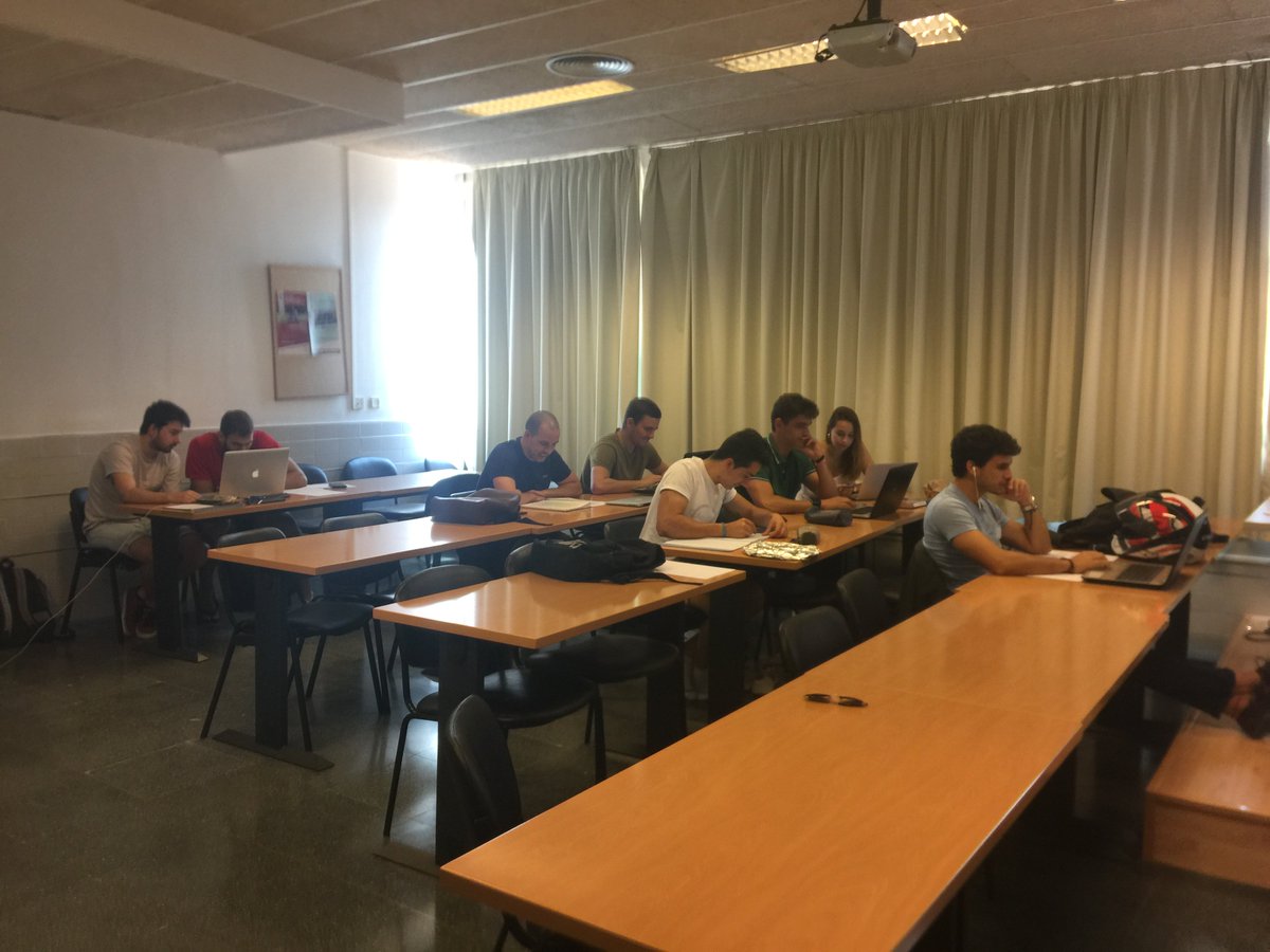 SomTurisme's tweet photo. Preparant examens? Ja sabeu que l'aula 20 està disponible per estudiar. Ànims!
.@AlvaroPoole .@elisabs_ .@enrique_virdi .@alfonso1996hr .@AdriiMarin https://t.co/r00W2evsUS