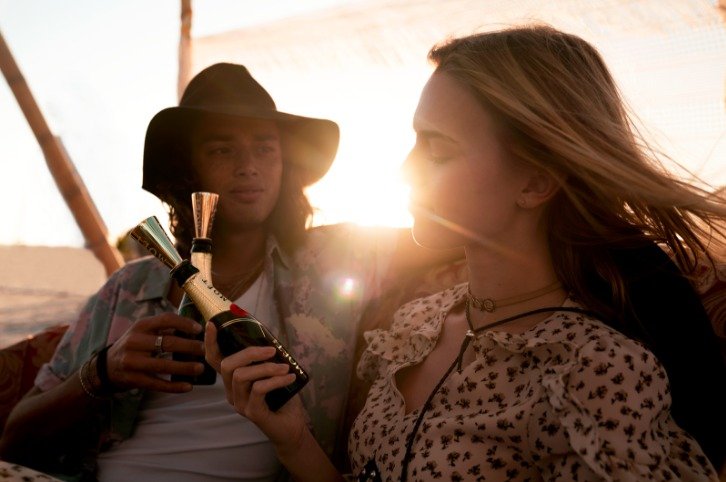 How Moët &amp; Chandon Relied On Video, Live Events To Kick Off Its New 'Must Be' Campaign - via <a href="/GeoMarketing/">Geo Marketing</a> 

Let's pop the corks for #videomarketing!

buff.ly/2Mlm99z