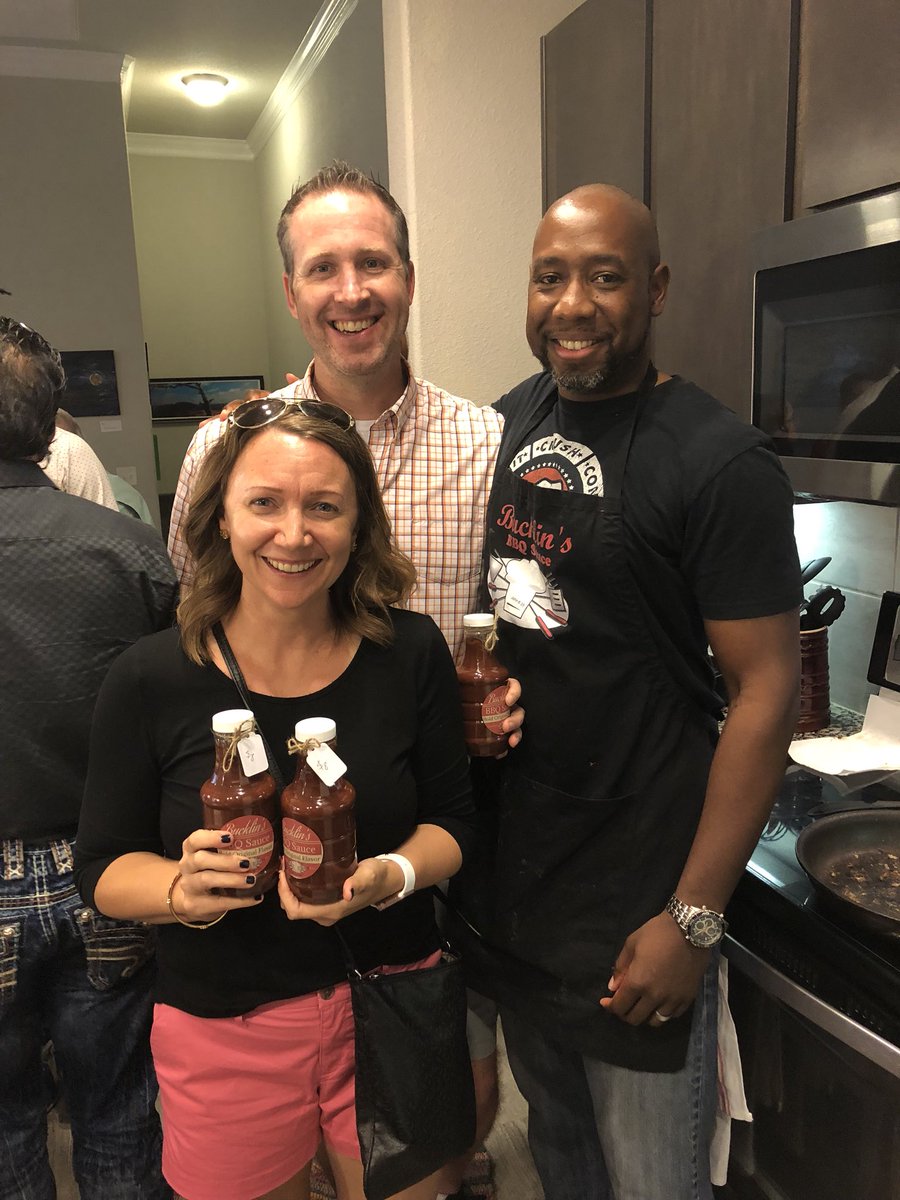 BucklinsBBQ's tweet photo. Our first tasting was great! Thanks to everyone that came out! #BucklinBBQ https://t.co/SYW7W0emhP