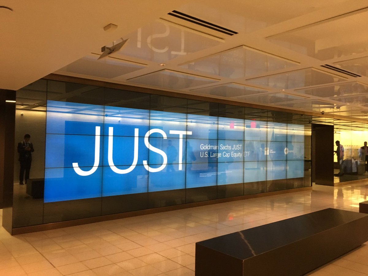 Walking into ⁦<a href="/NYSE/">NYSE 🏛</a>⁩ for the #JUSTETF launch.