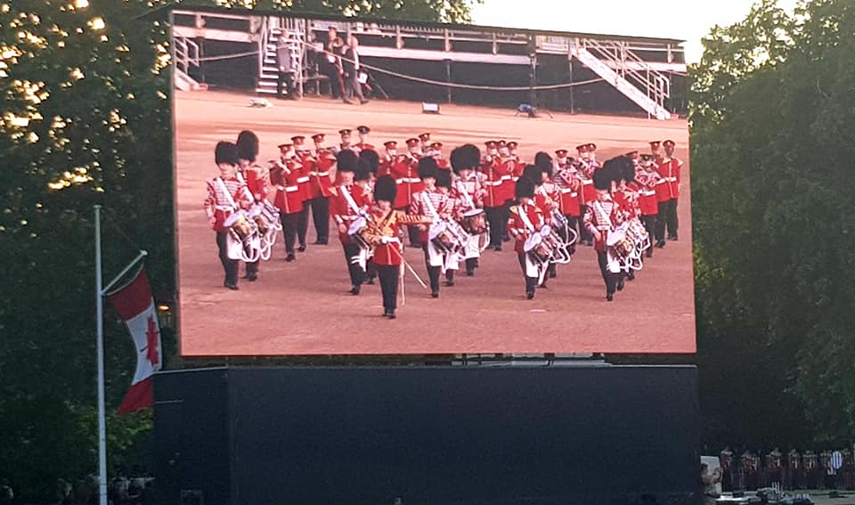GandPACFDofE's tweet photo. Last week saw members of the Corps of Drums from Gwent &amp; Powys ACF join Staffordshire ACF on Horse Guards parade for 2 days and opening the Beating the Retreat show.
The cadets and adults did an amazing job and were praised by the Drum Majors for their professionalism. https://t.co/DfNOM2Wx7q