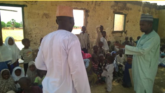 4lowthemoney's tweet photo. Turawa primary school in Kano State has 1,350 pupils, 9 teachers &amp; 3blocks of 6 classrooms, the whole infrastructure are dilapidated, no perimeter fence, water and toilet facilities pupils turn to nearby bushes to ease themselves -Malam Abdullahi (Head Teacher)
#ConstructTurawa https://t.co/NWYwOJBroq