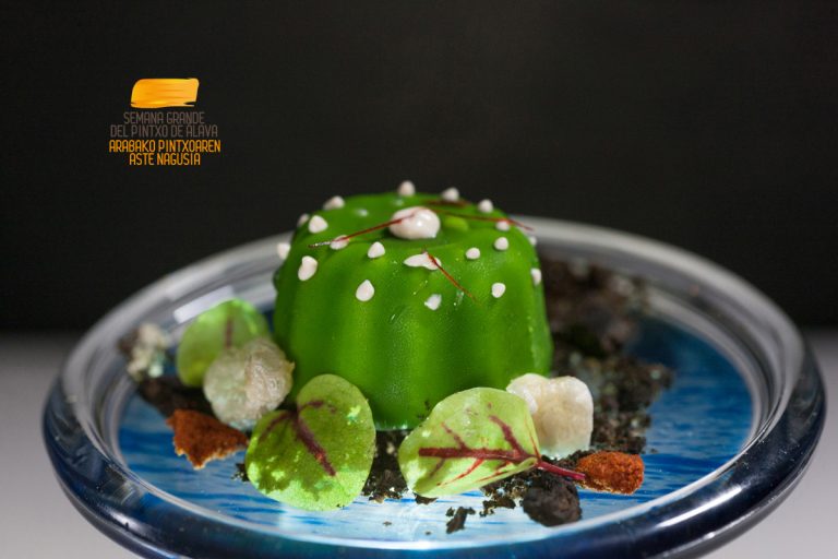 vitoriawinecity's tweet photo. Ya tenemos ganadores de la Semana @PintxosdeAlava. 🥇 para @PortalonVitoria con 'Bonito Cactus' 🥈 para #Triskari con 'Waneesia' y 🥉 para @sukalki, con 'Nikuman de Sukalki y Txakinarto'. Zorionak!! 🥂 https://t.co/igxt92Qz3R