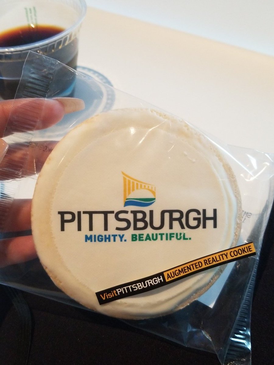 Last day of #pcmaec and @vstpgh shows up with Augmented Reality cookies. Mind🧠 Blown💥. Everyone should come to @pcmahq #ConveningLeaders in January 2019  to see all the other amazing things #Pittsburgh has to offer (I'm biased but not wrong)