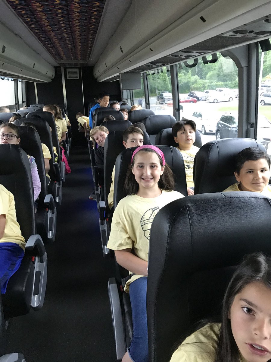 RyanBrood4's tweet photo. And weβre off...#NyHallofScience #4thgradeclasstrip @ARPanthers @TZiegelhofer https://t.co/4WTiQGSCKr