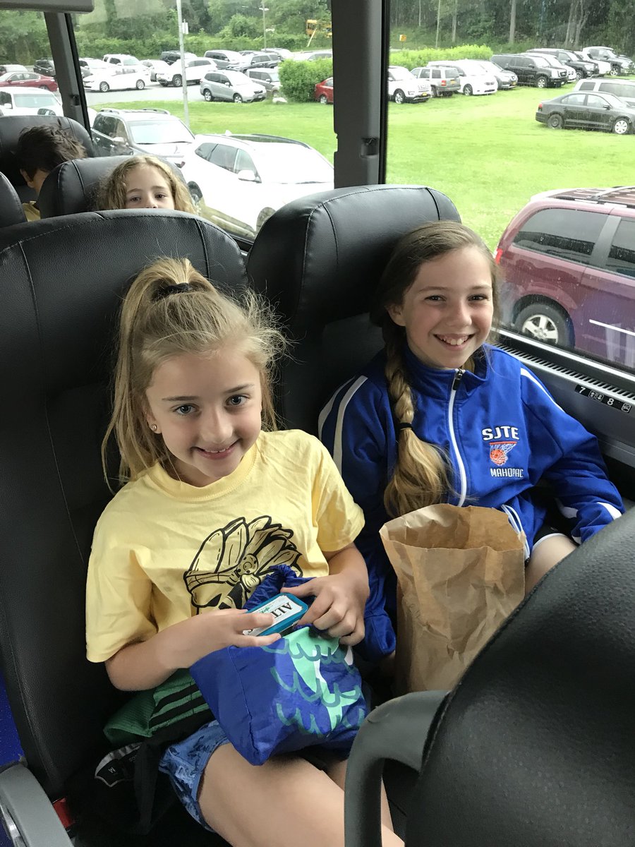 RyanBrood4's tweet photo. And weβre off...#NyHallofScience #4thgradeclasstrip @ARPanthers @TZiegelhofer https://t.co/4WTiQGSCKr