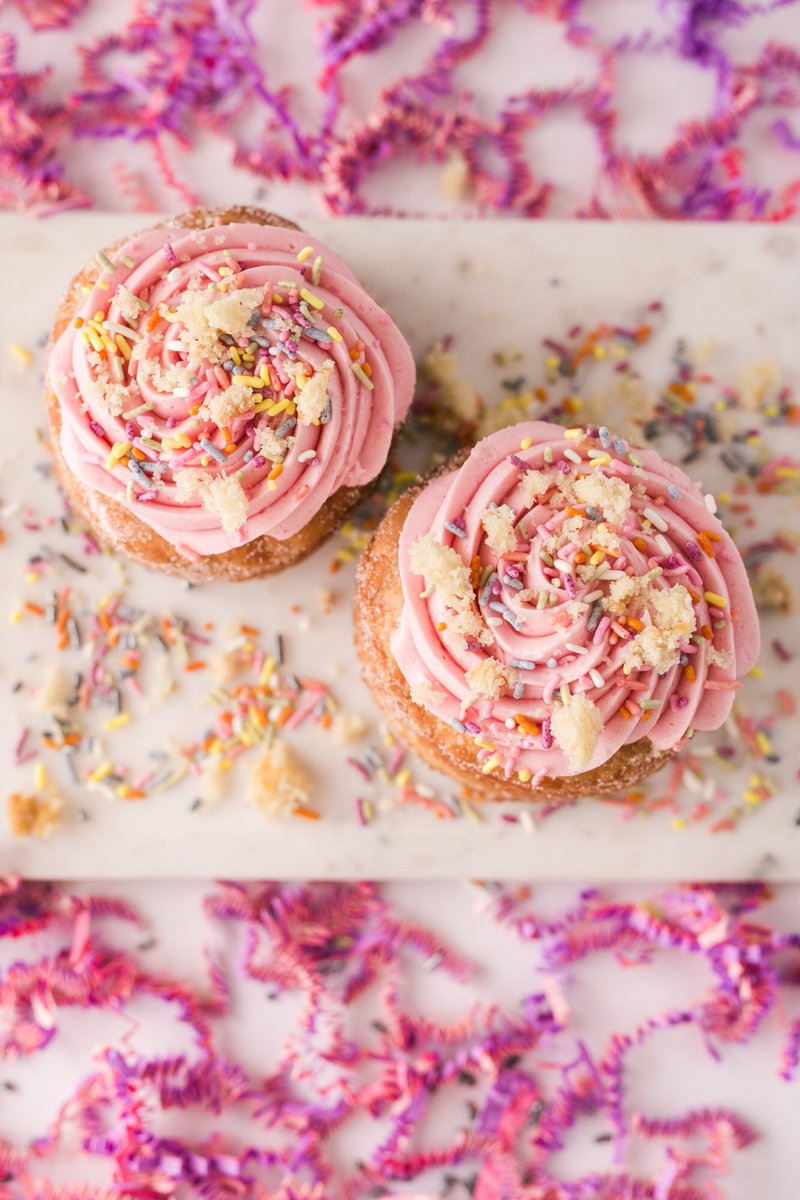 five_daughters's tweet image. Eat cake for breakfast 😋🎂 #birthdaycake #100layerdonut #fivedaughtersbakery #happyhumpday