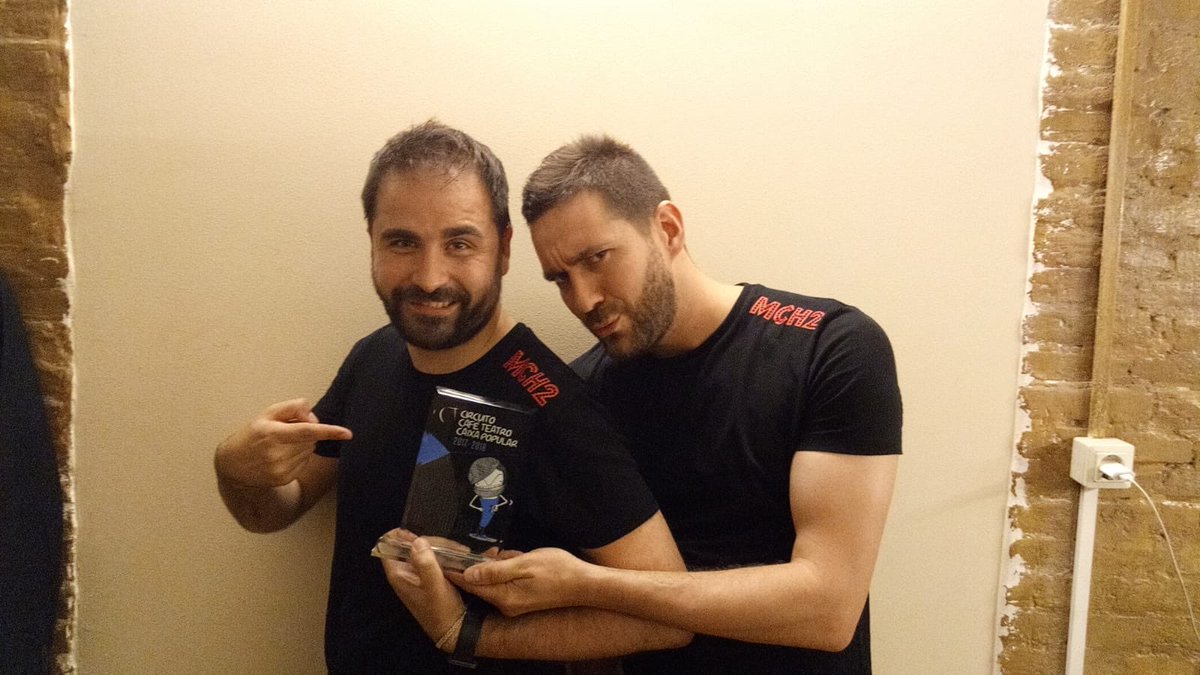 Machirulos_'s tweet photo. ¡Amigos/as! Anoche fuimos premiados en la final dl circuito café teatro con la mención especial del público, q por supuesto es gracias a todos vosotros q llenasteis de risas los locales.

MUCHAS GRACIAS!!! 
😀😀😀😀😀😀😀

Este viernes estaremos en el Teatro Talía a las 23:00 https://t.co/V3CoT8r1Oo