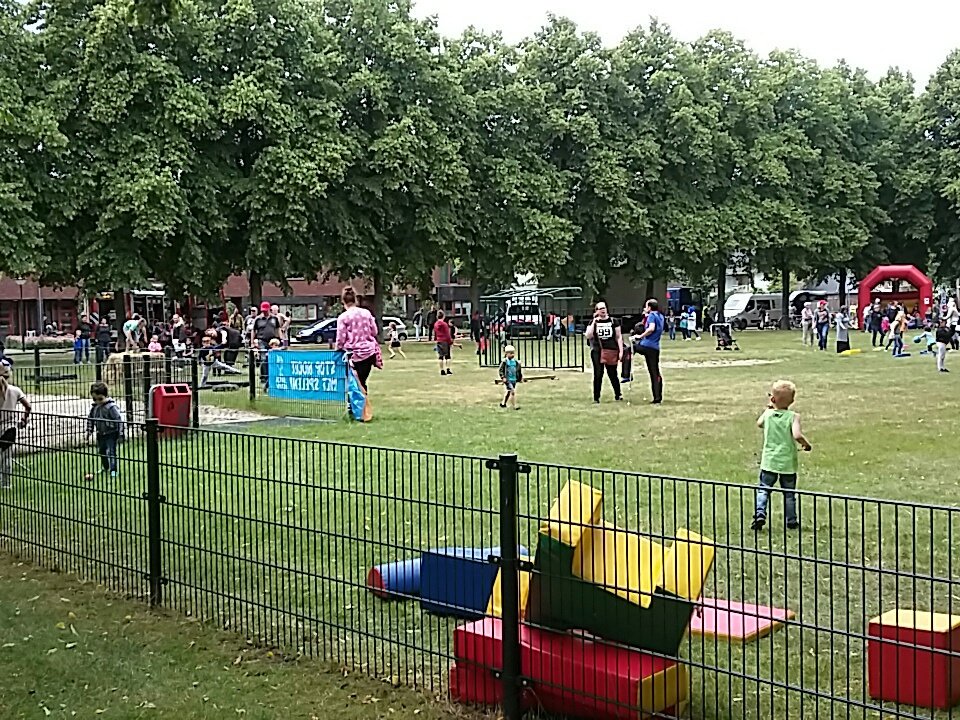 RLevgroep's tweet photo. Gezellige buitenspeeldag in Braakhuizen Noord https://t.co/E4LlEpOYu3
