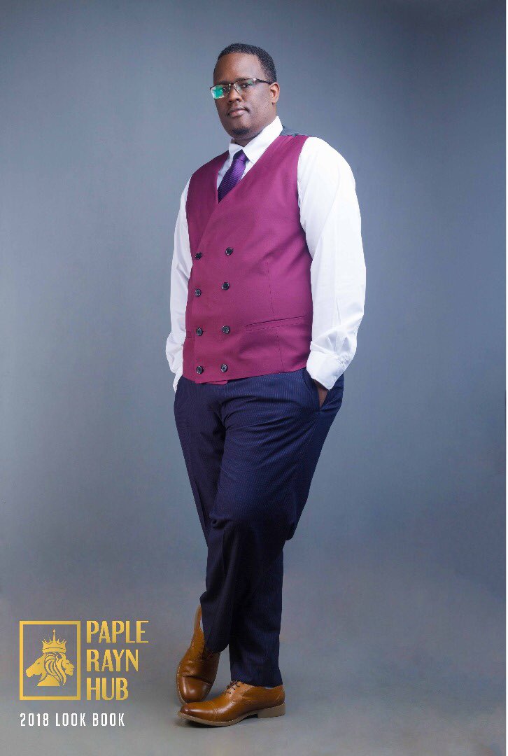 rudende's tweet photo. #ICanConfirm that I still moonlight as a plus-size moddro from time to time. Naye @PapleRayn can make a guy look good. I almost look slim even!! https://t.co/eD6jkk4LYJ
