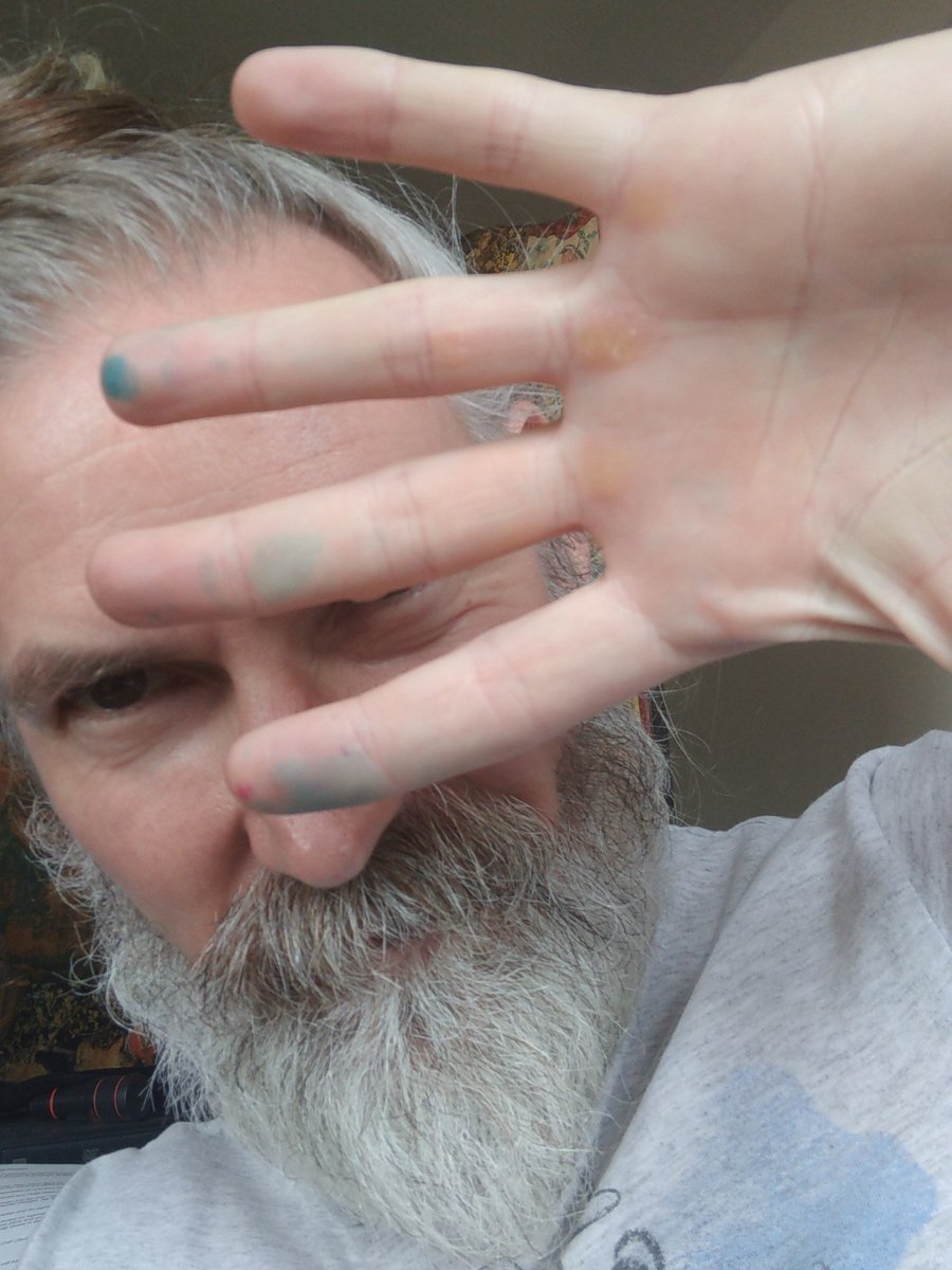 joncampling's tweet photo. Used to hate running out inks, now I love it 🤩

Just topped up all my CIS resoviors for another 6 months printing at about £40/year lol. Yessss. And only minimal ink on fingers too lol.

#ContinuousInkSystem #whywouldntyou https://t.co/ww1R9zP3vo