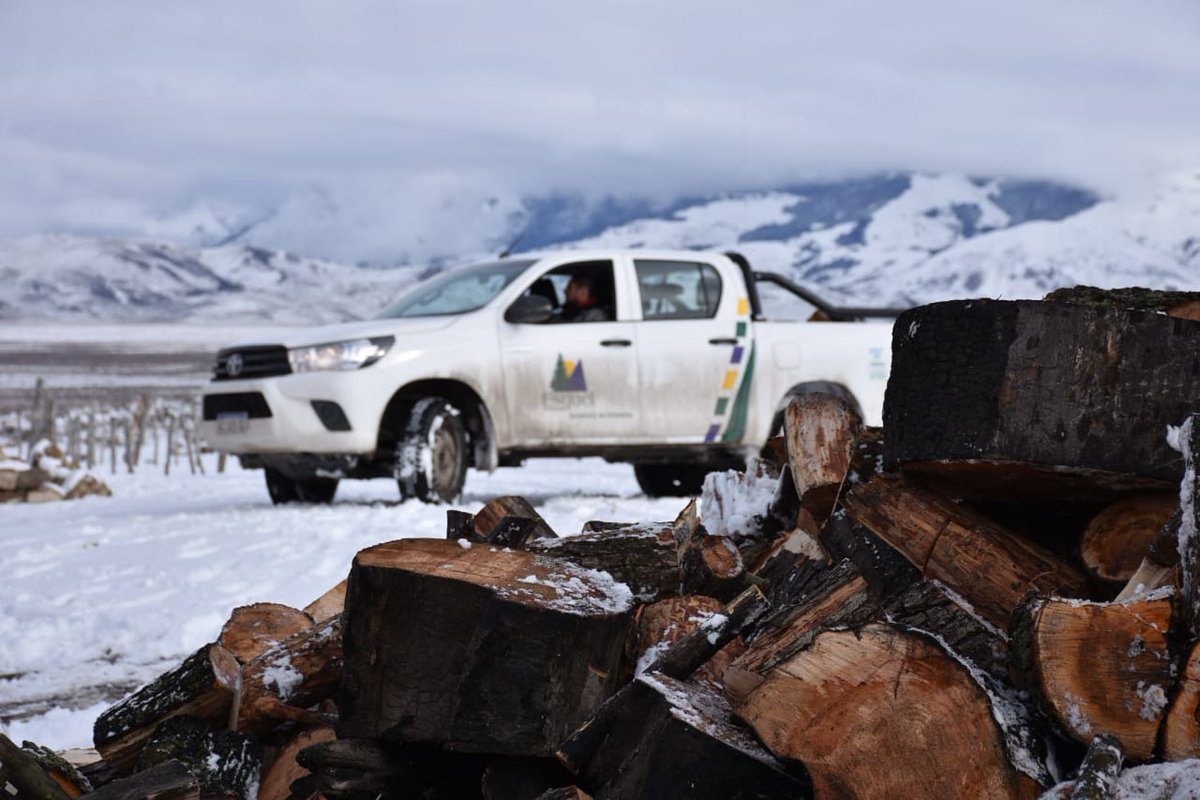 MuniEsquel's tweet photo. @MuniEsquel brinda asistencia a los Parajes de Nahuelpan y Alto Río Percy c/ refuerzos alimentarios y leña #SecdeAmbiente #DesarrolloSocial #ProteccionCivilMunicipal @eqsnotas @Canal4Esquel @RaulCarello @radio3trelew @ADNsur @RED43info https://t.co/kw3k9mXs3I