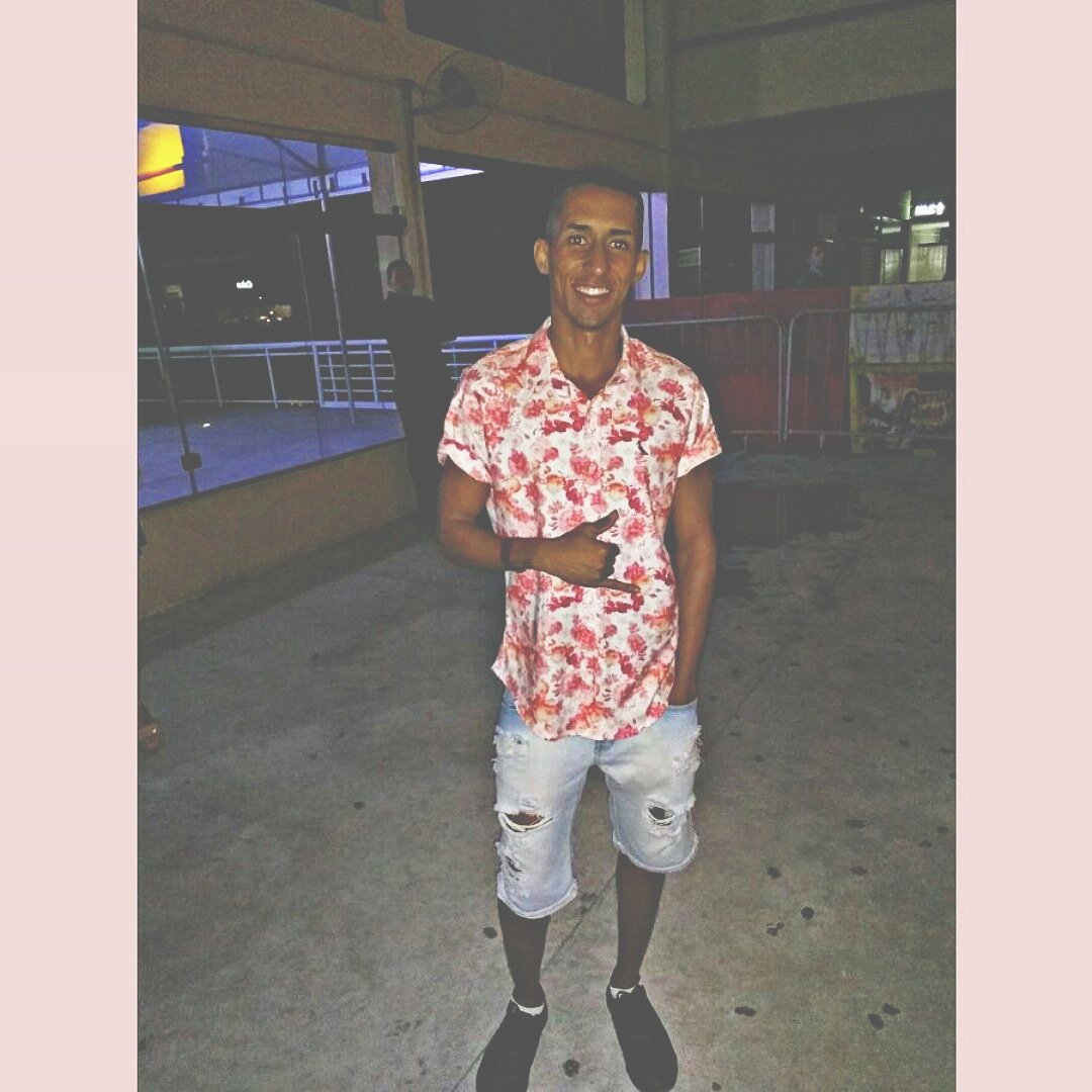 Mayki_g11's tweet photo. #Parabéns pra mim 22 #aninhos 🎆😘🎇😛🎉🎊🎁🎀🎆 https://t.co/qBV9LW3xn2