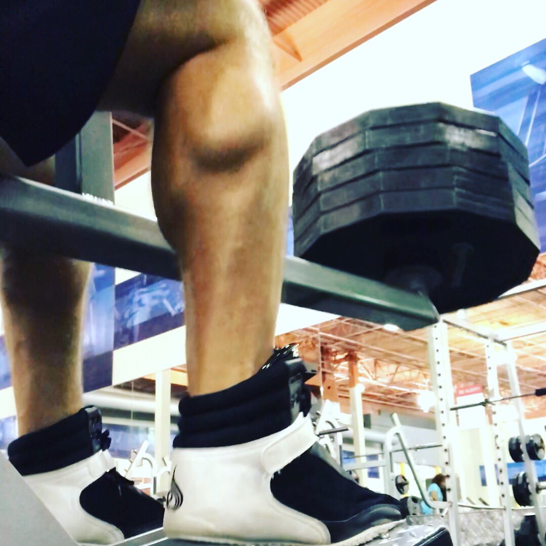 jonjackson's tweet photo. 🦍Quads, Hams, calves &amp; biceps for the win. 👉#humpdaymotivation #wednesdaymotivation “In baseball and in business, there are three types of people. Those who make it happen, those who watch it happen, and those who wonder what happened. -#TommyLasorda Your set... https://t.co/2FkYoH0Ek4