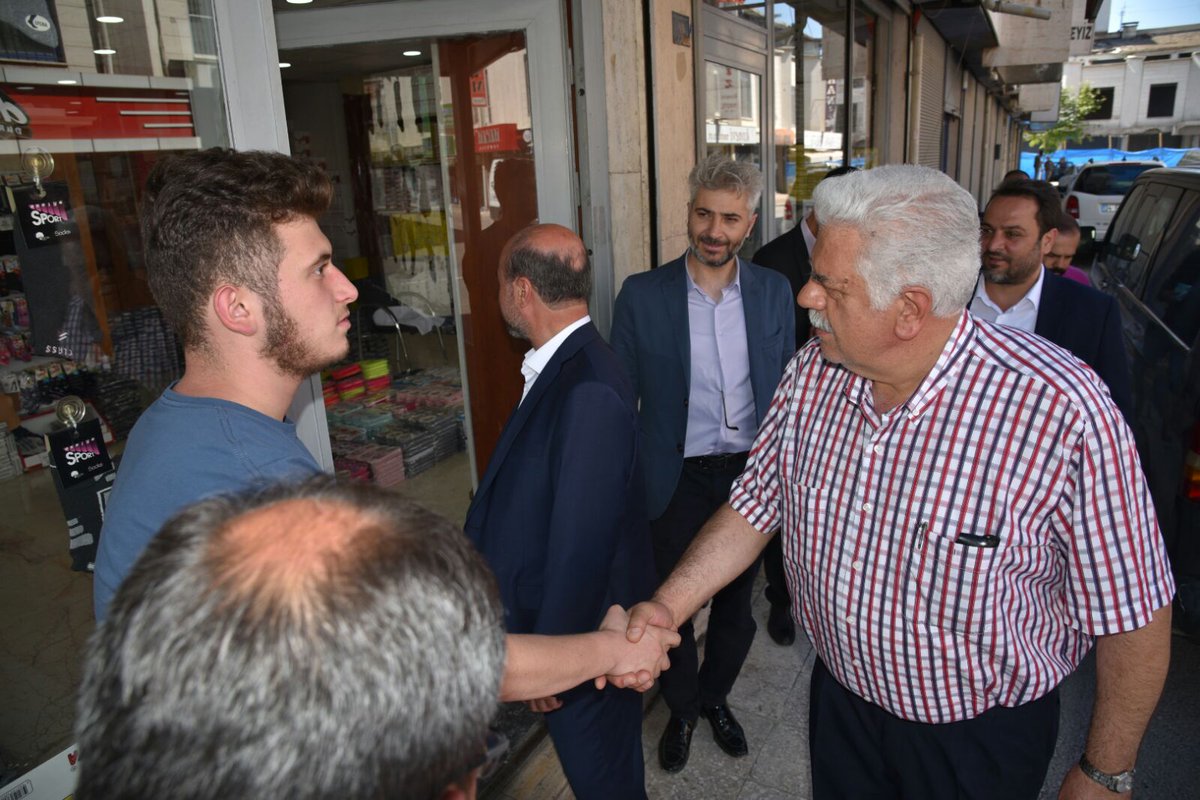 surucuas's tweet photo. Selçuklu'da Teşkilat Bşk. @Adigrak7, Yön.Kur.Üye. @Fuat_Kunduraci, Selçuklu Belediye Bşk. @a_pekyatirmaci ve teşkilatımızla esnaf ziyaretleri ile seçim çalışmamıza devam ediyoruz.
#VakitKonyaVakti 
#VakitTürkiyeVakti 
#SelçukluKazanırsaKonyaKazanır 
#KonyaKazanırsaTürkiyeKazanır https://t.co/9lowPMVwdc