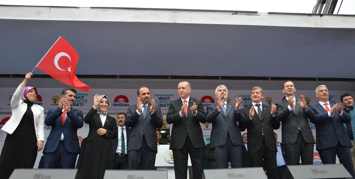 revihaydar's tweet photo. Fatih Sultan Mehmet'in emaneti Trabzon, Dünya Lideri Cumhurbaşkanımız ve Genel Başkanımız @RT_Erdogan'ı büyük bir coşkuyla karşıladı. Tüm hemşerilerimize teşekkür ediyorum. 
Güçlü Meclis, Güçlü Hükümet, Güçlü Türkiye için #hedef6-0 Yaparsa Yine AK Parti Yapar #VakitTrabzonVakti https://t.co/a65bKDrZbM