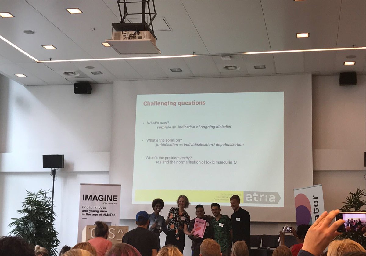 Our colleague <a href="/MaggieWissink/">Maggie Wissink</a> of <a href="/EmancipatieOCW/">Emancipatie OCW</a> receives the Emancipator Toolkit at the #imagine2018 conference: how to engage boys and young men in the age of #metoo 🙋‍♂️