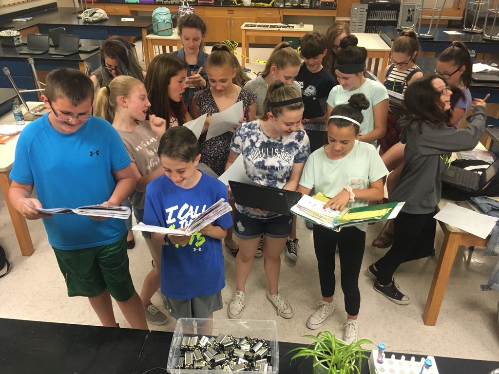 mslemaysmiddles's tweet photo. College and career ready? I think so! This group of dedicated 7th graders stayed after school for a group study session to ensure they are ready for their final exam! Great job, 7th graders! #soproud #allthefeels #7thgradescience #middleschoolersarethebestschoolers https://t.co/qIjqy7J0sm